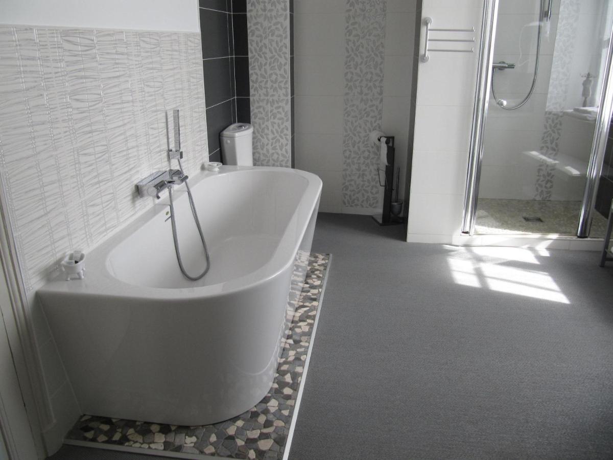 L'Atelier Du Chateau Saint-Ay Ngoại thất bức ảnh